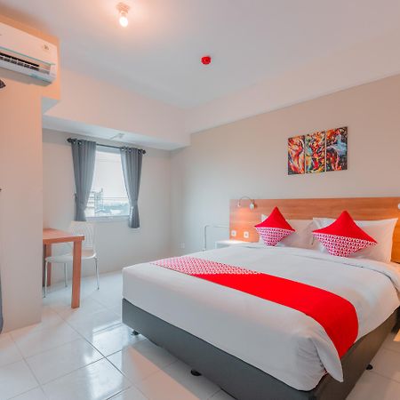 Flagship 750 Mont Blanc Hotel Bekasi Kültér fotó