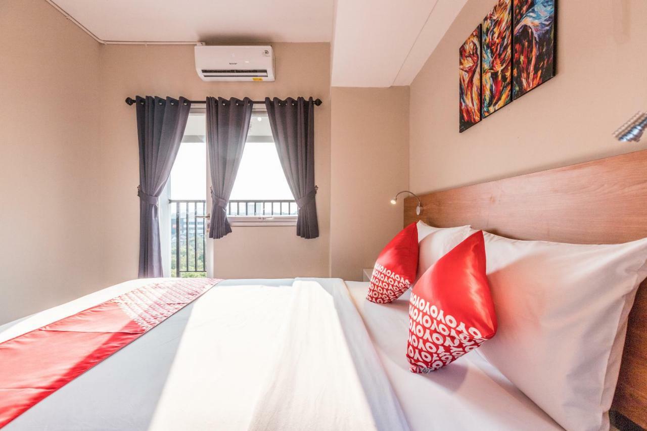 Flagship 750 Mont Blanc Hotel Bekasi Kültér fotó